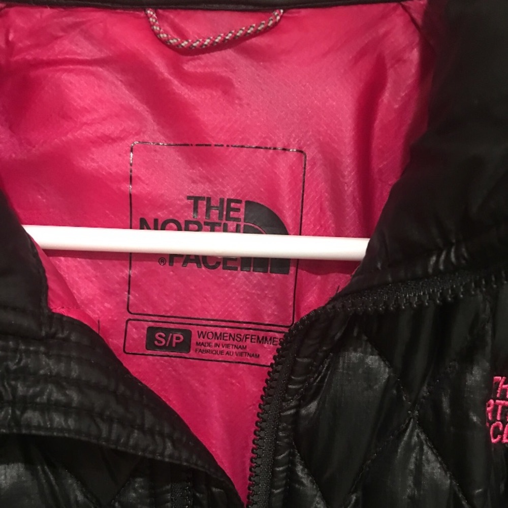 North face puffer coat - Picture 2 of 2